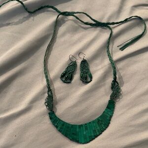 Elegant Malachite Necklace and Earring Macrame Set